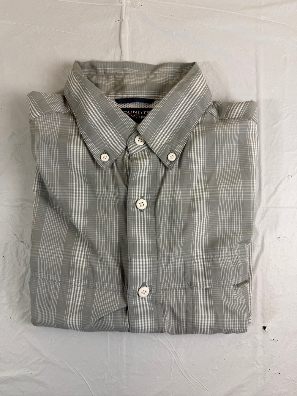 Roundtree & Yorke Gray Plaid Button-Down Shirt‎